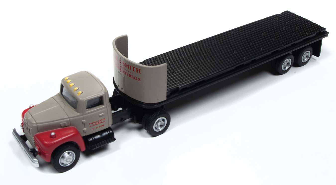 HO Scale Classic Metal Works International R-190 with Flatbed Trailer - Assembled - Mini Metals(R) Classic Metal Works #31184