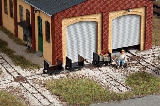 HO Scale Walthers SceneMaster Bulkhead Flatcar 3-Pack - Kit - Light Industrial Rail Series