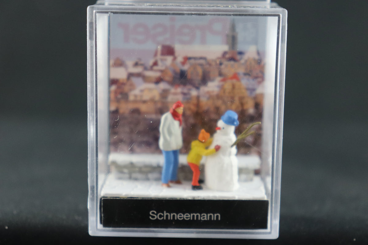 Preiser Snowman w/Man and Boy