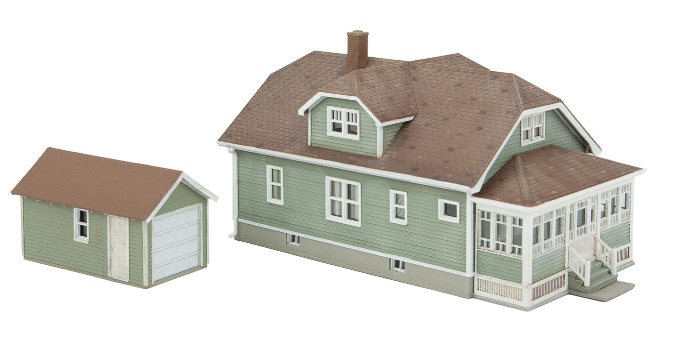 HO Scale Walthers Cornerstone Updated American Bungalow with Single-Car Garage #3791