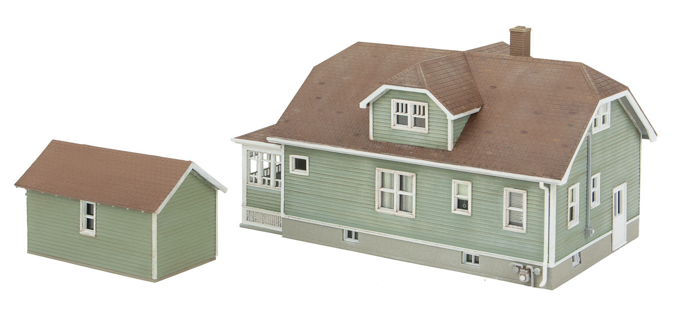 HO Scale Walthers Cornerstone Updated American Bungalow with Single-Car Garage #3791