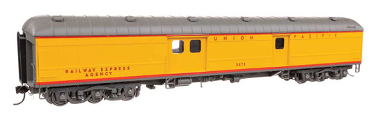 HO Scale Walthers Proto 70' Heavyweight Baggage Car w/Arched Roof - Ready to Run #17511