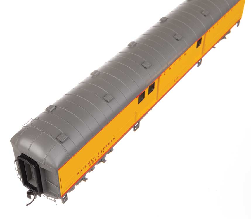 HO Scale Walthers Proto 70' Heavyweight Baggage Car w/Arched Roof - Ready to Run #17511