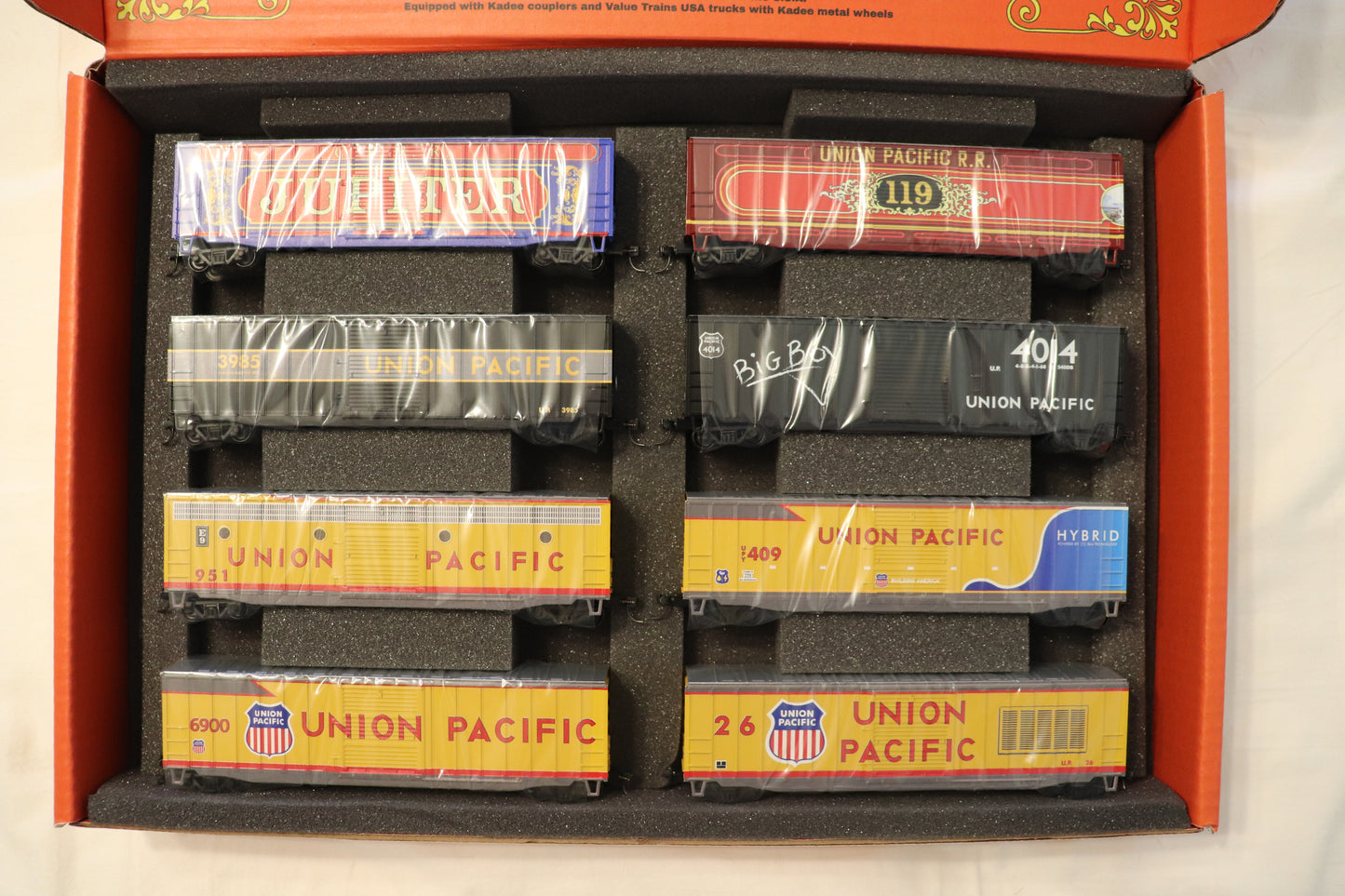 Value Trains Union Pacific Commemorative Edition 8 Boxcar Set