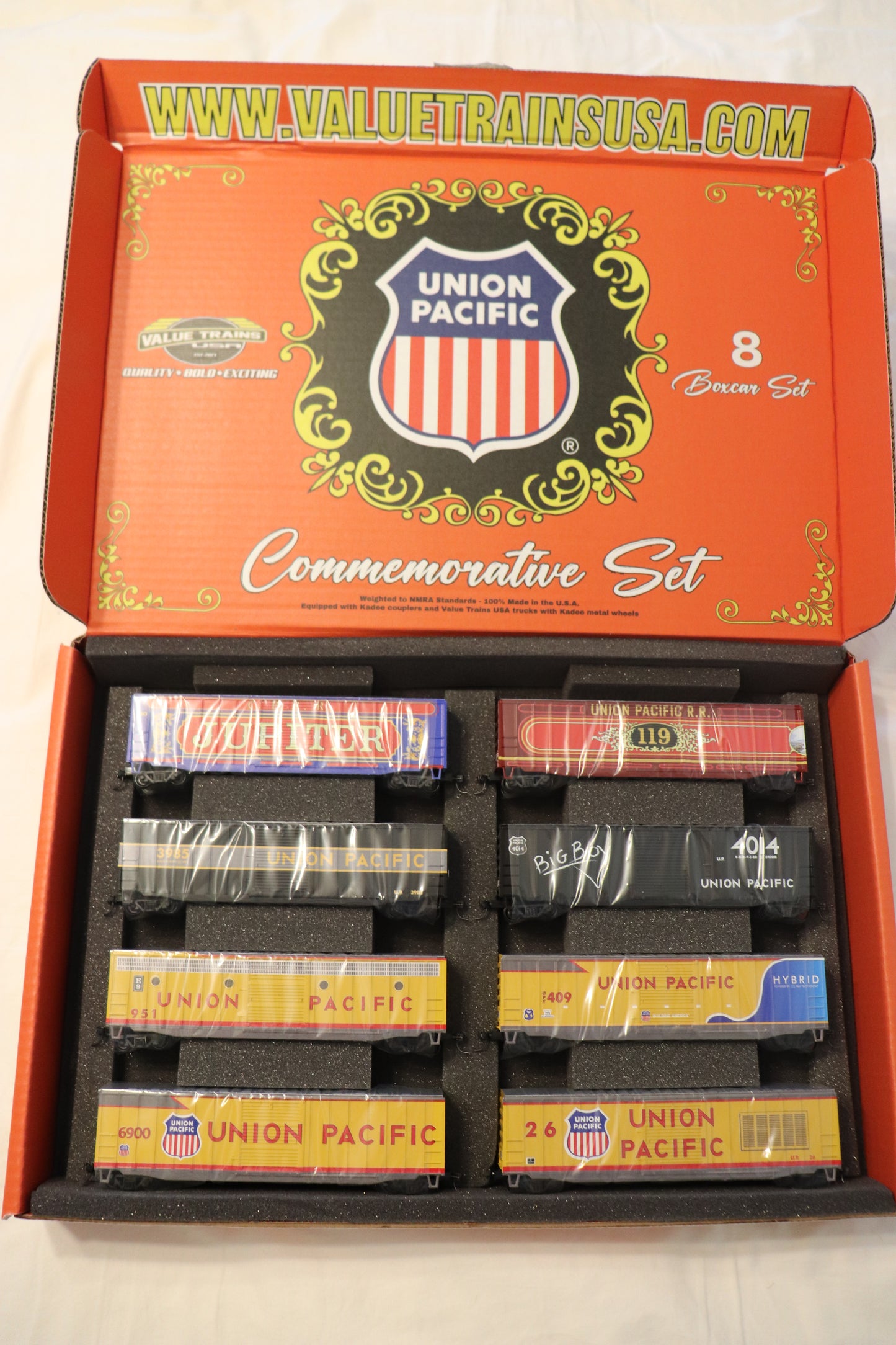 Value Trains Union Pacific Commemorative Edition 8 Boxcar Set