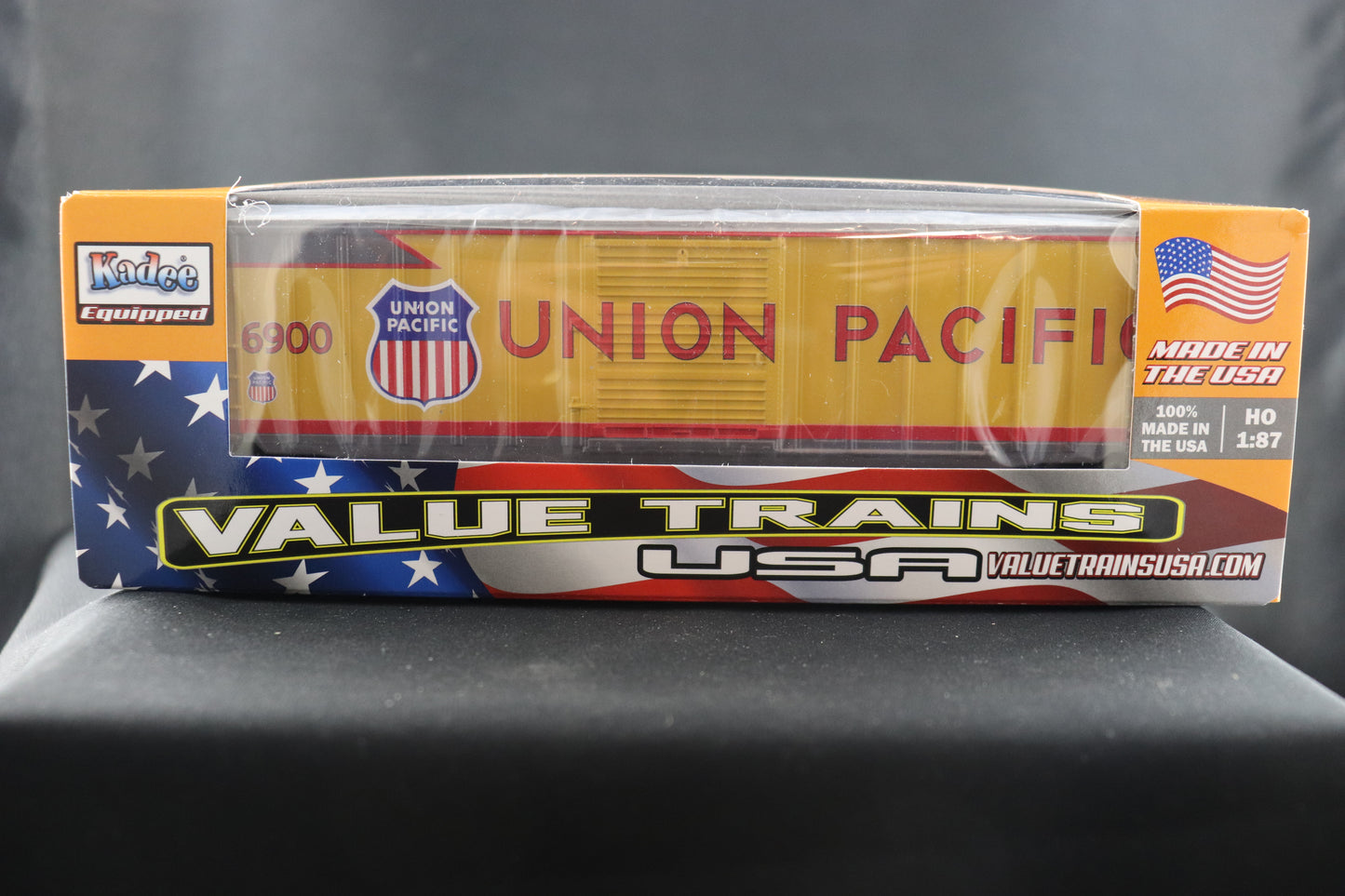 Value Trains DDA40X 6900 Comm Boxcar