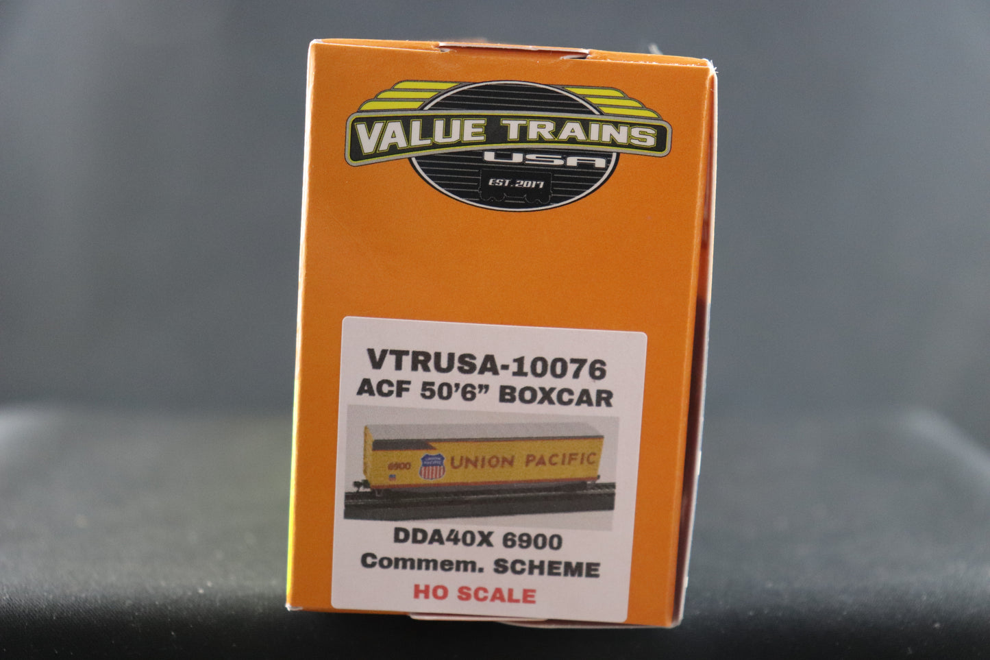 Value Trains DDA40X 6900 Comm Boxcar