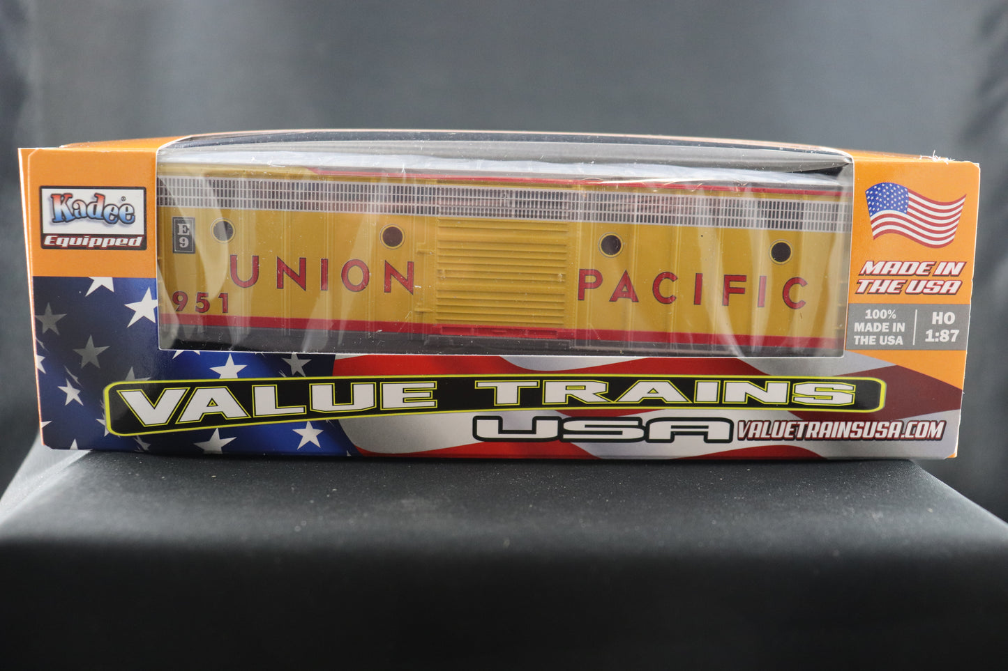 Value Trains E9 Diesel 951 Comm Boxcar