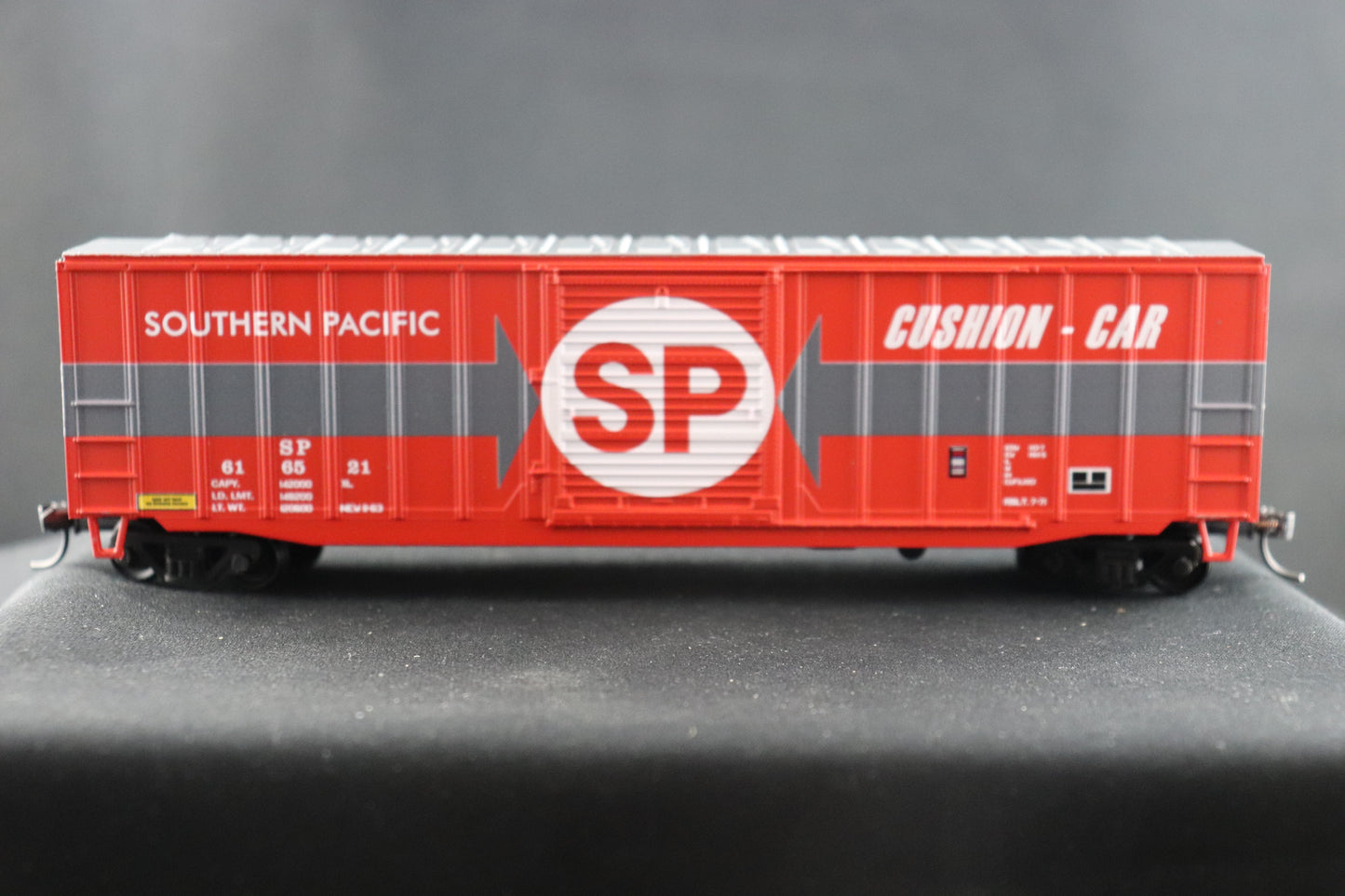Value Trains Southern Pacific SP Cushion Car Boxcar #616521