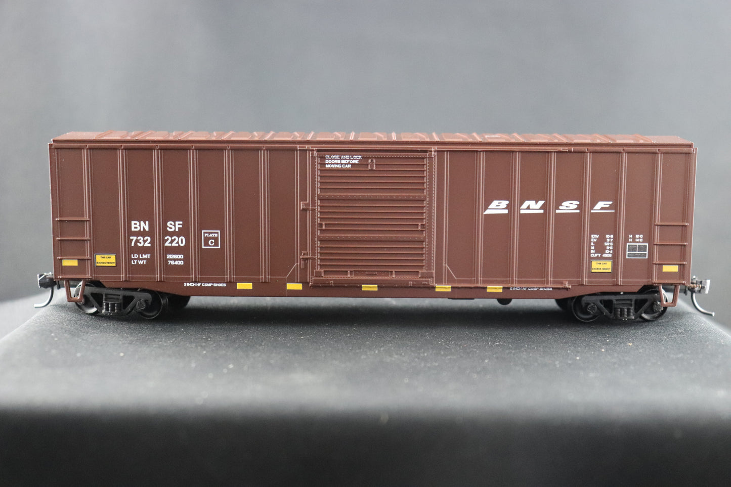Value Trains BNSF Small "BNSF" Brown Boxcar #732220