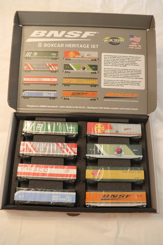 Value Trains BNSF 8 Boxcar Heritage Set #10205