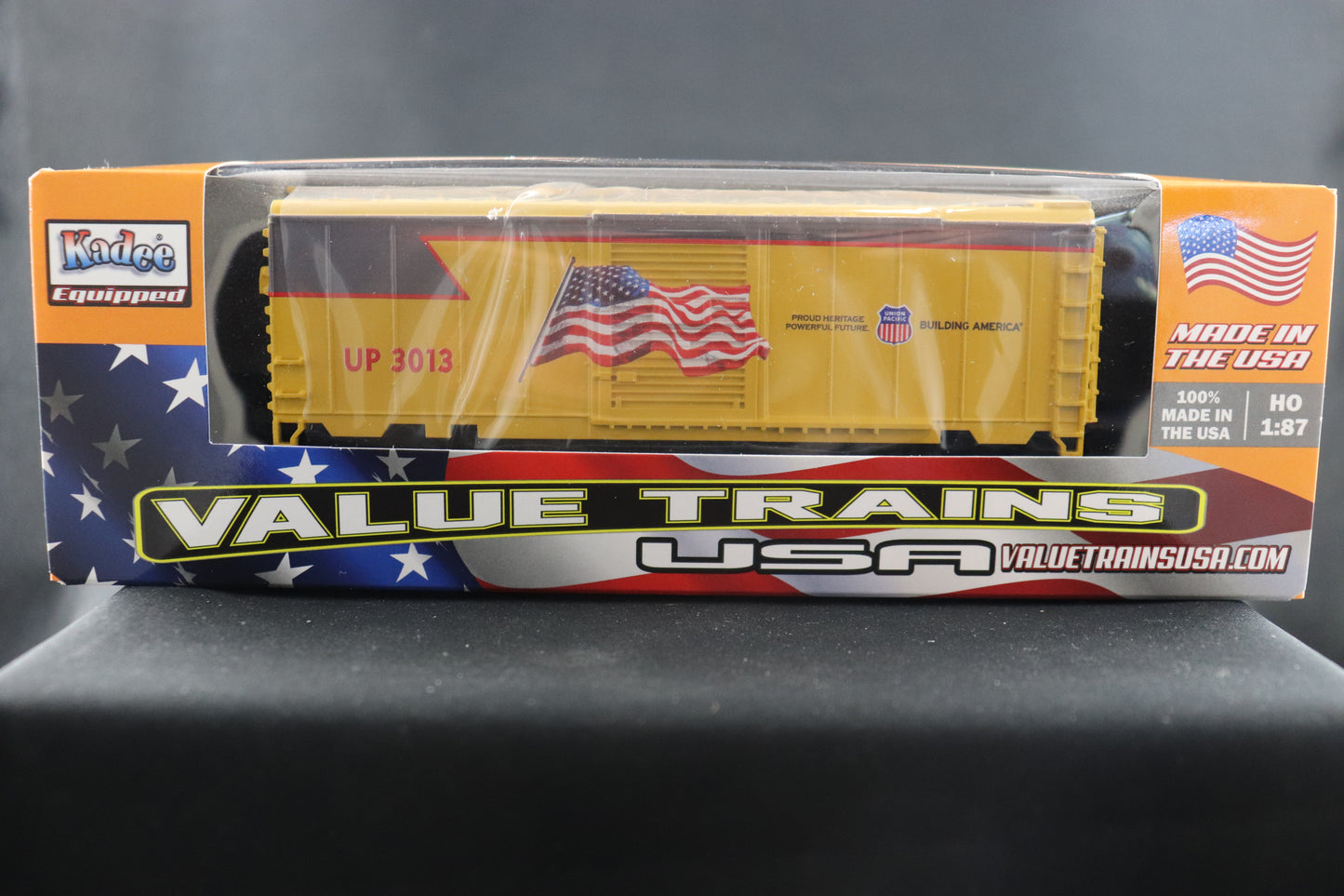 Value Trains 40' PS-1 Union Pacific Flag Heritage Boxcar 40-004