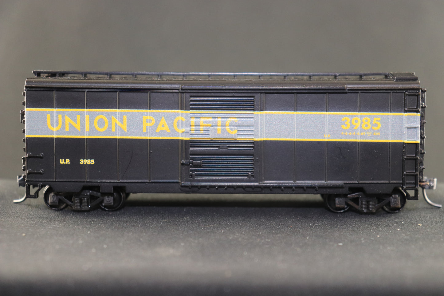 Value Trains 40' PS-1 Challenger 3985 Commem Boxcar