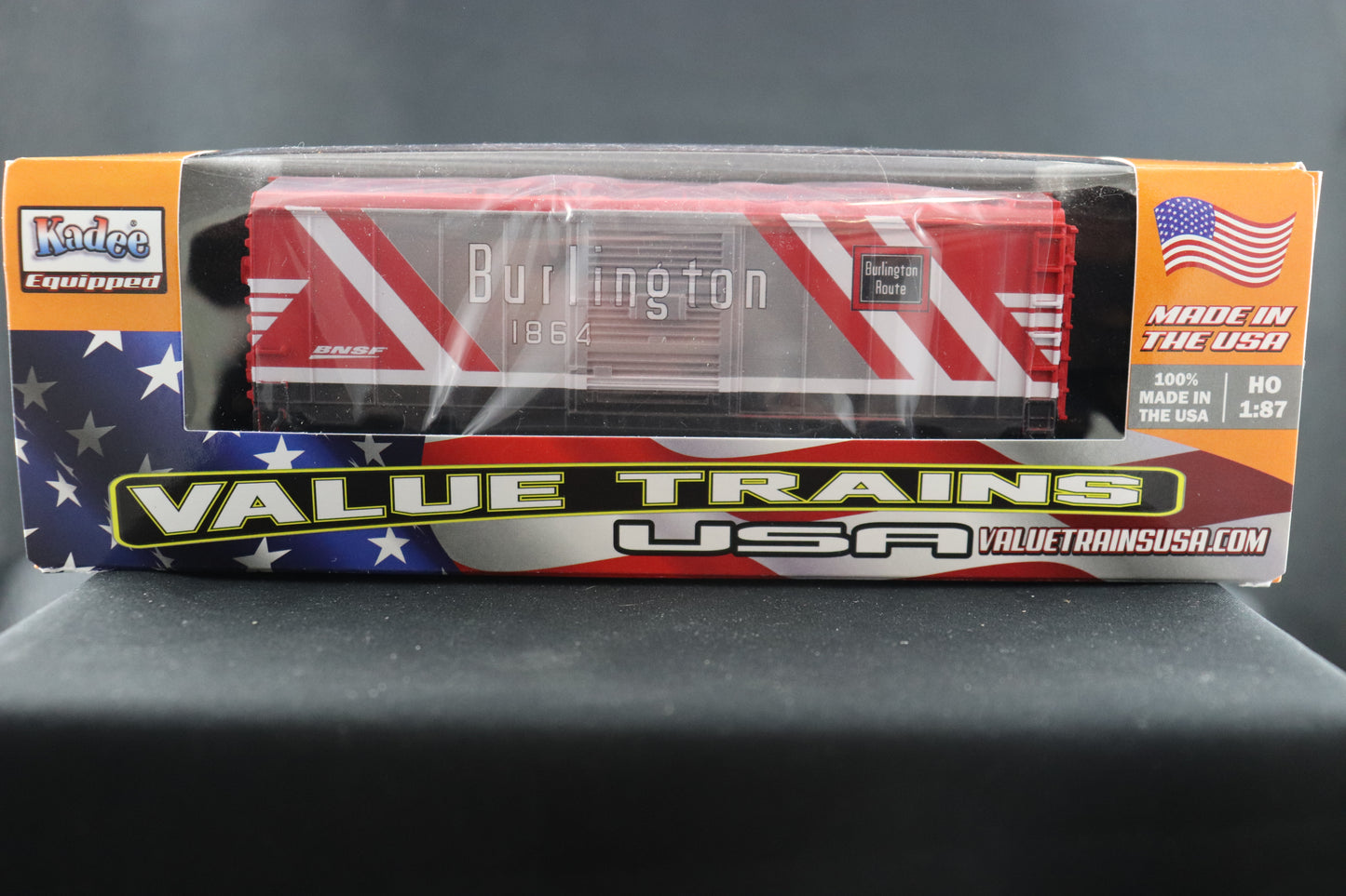 Value Trains 40's PS-1 Burlington Heritage boxcar #40-208