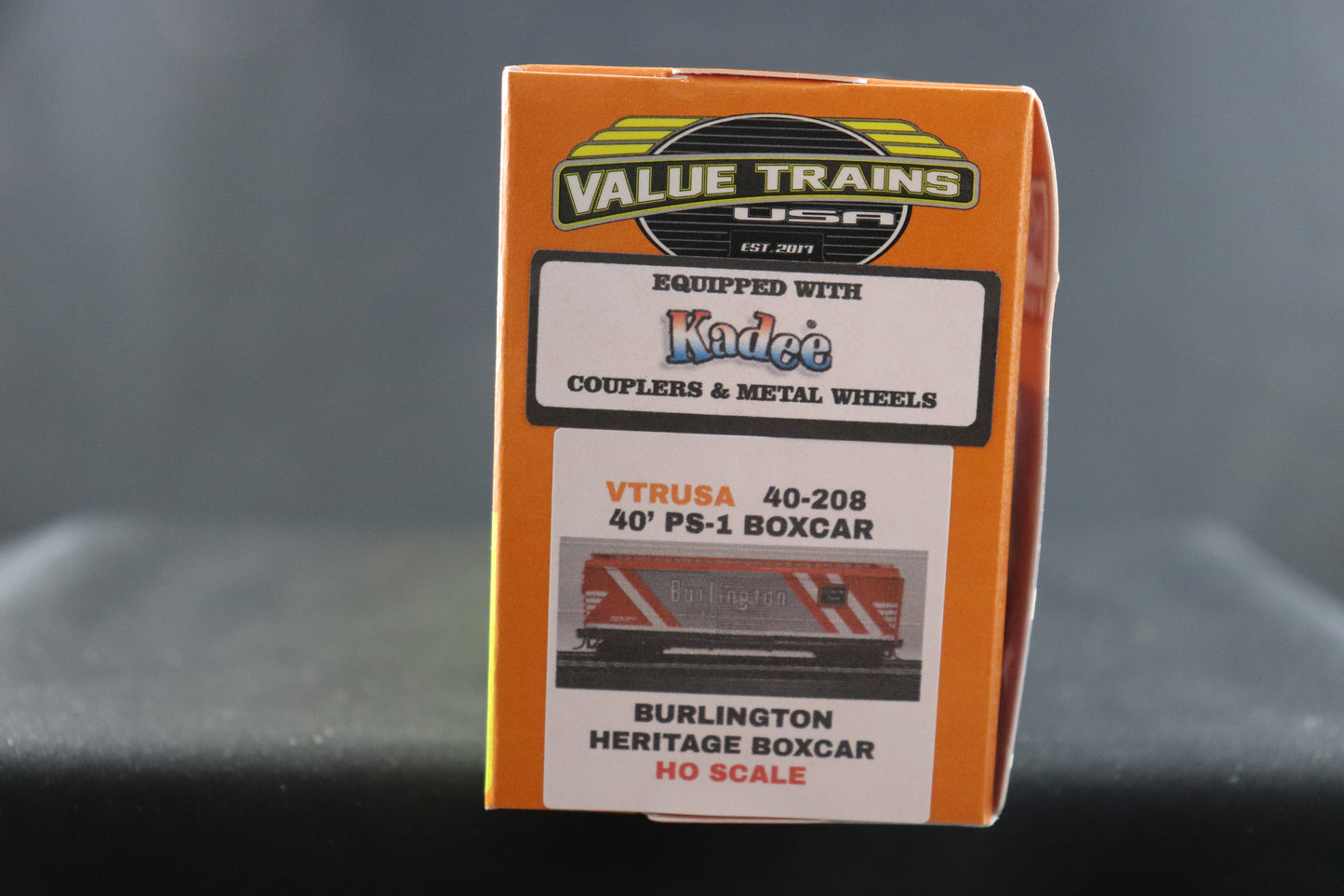 Value Trains 40's PS-1 Burlington Heritage boxcar #40-208