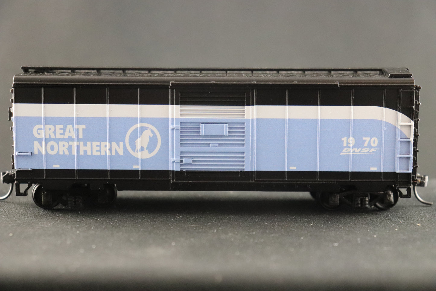 Value Trains 40' PS-1 Great Northern Heritage Boxcar #40-212