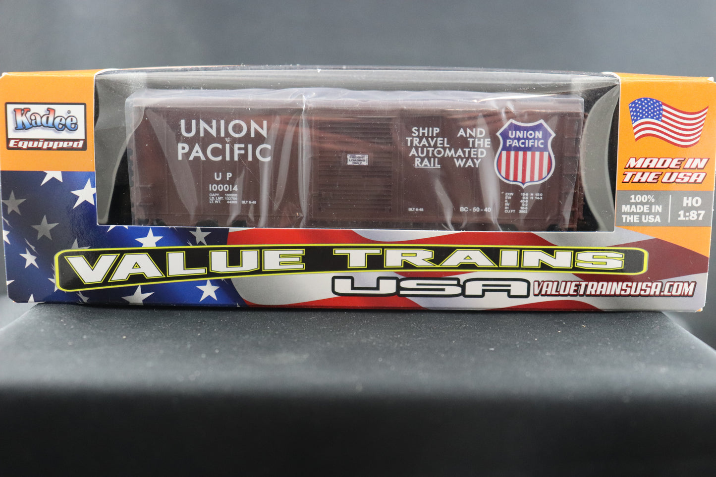 Value Trains 40' PS-1 Union Pacific Ship & Travel Boxcar #100014