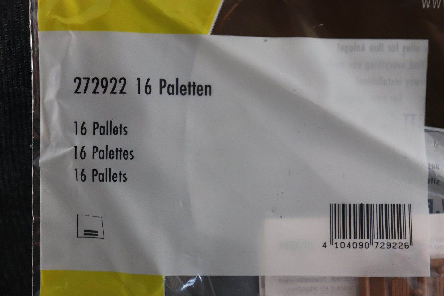 N Scale Faller 16 Pallets