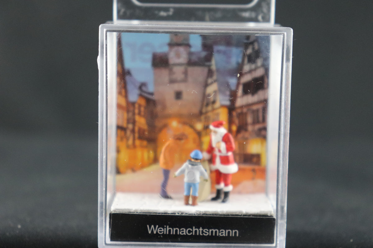 Presiser Santa Claus/Father Christmas w/Man and Boy