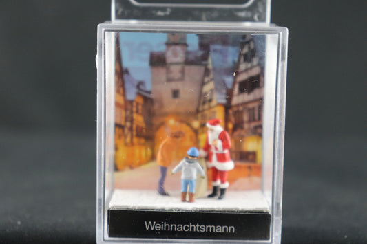 Presiser Santa Claus/Father Christmas w/Man and Boy