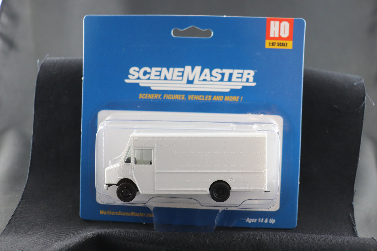 HO Scale Scene Master Unlettered White Cargo Van