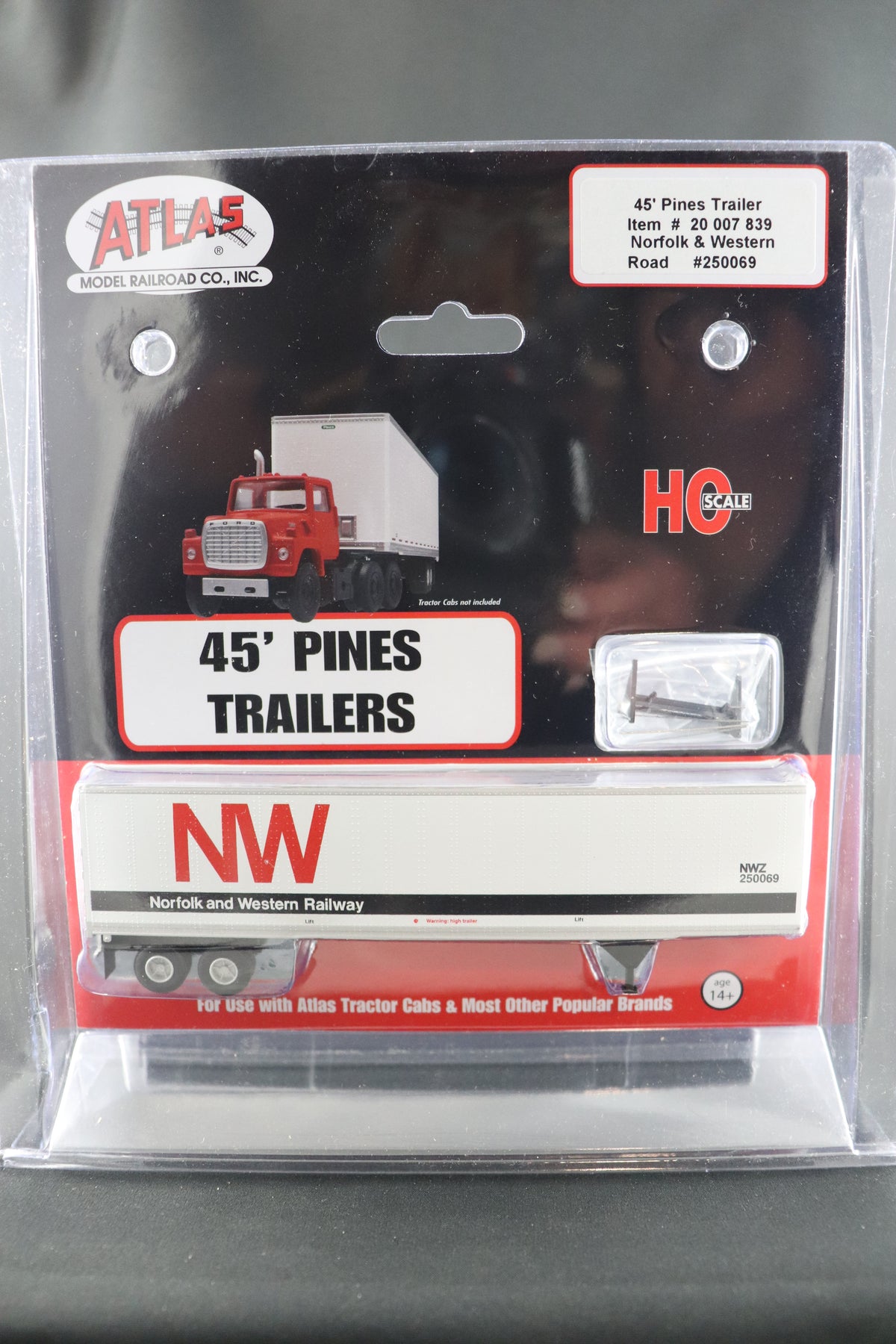HO Scale Atlas 45' Pines Trailer #20007839 Norfolk & Western #250069