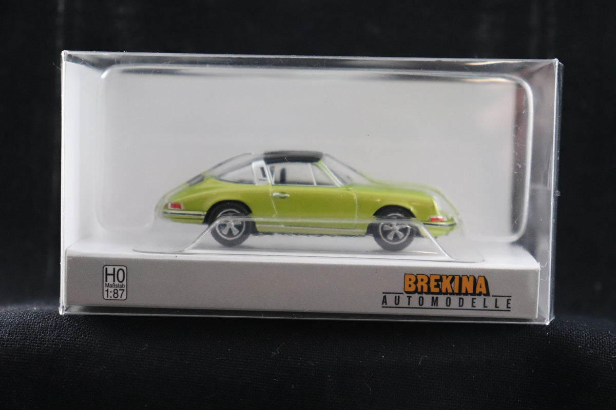 HO Scale Brekina Porsche 911 Targa Gold #16269