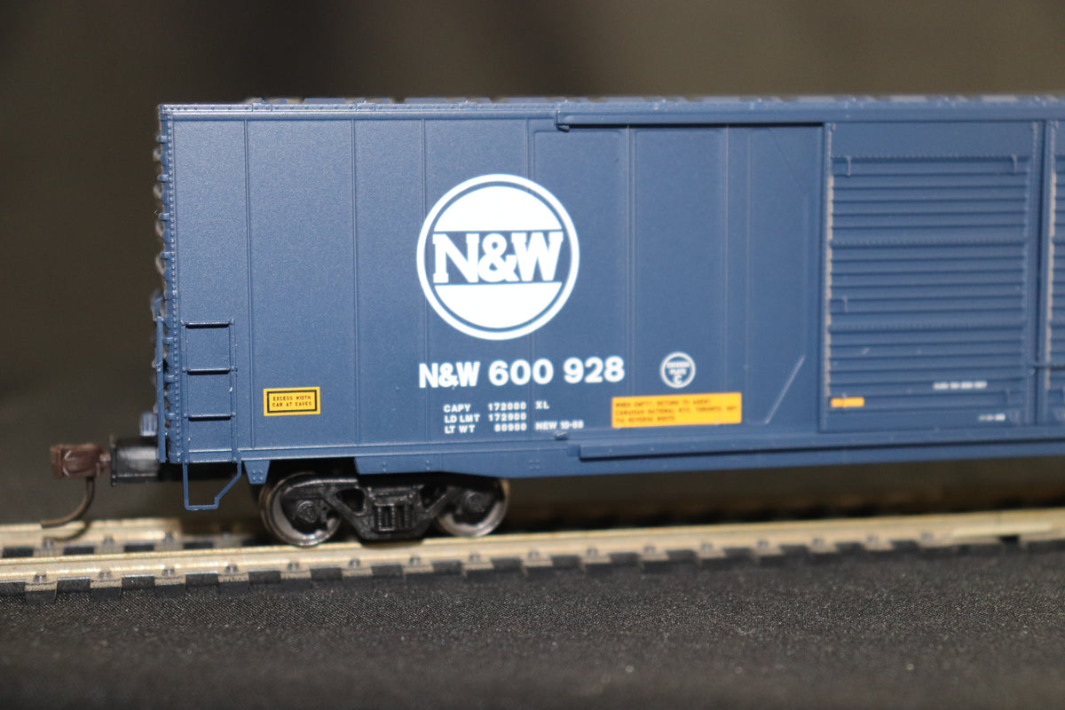 HO Scale Atlas 60' ACF Auto Parts Boxcar Norfolk & Western #600928