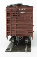 Load image into Gallery viewer, HO Scale WalthersMainline 40&#39; Association of American Railroads 1944 Boxcar - Ready to Run SF#139166
