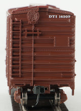 Load image into Gallery viewer, HO Scale WalthersMainline 40&#39; Association of American Railroads 1948 Boxcar - Ready to Run DT&amp;I # 14307
