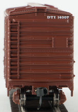 Load image into Gallery viewer, HO Scale WalthersMainline 40&#39; Association of American Railroads 1948 Boxcar - Ready to Run DT&amp;I # 14307
