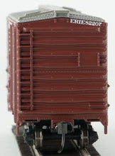 Load image into Gallery viewer, HO Scale WalthersMainline 40&#39; Association of American Railroads 1948 Boxcar - Ready to Run ERIE # 82207
