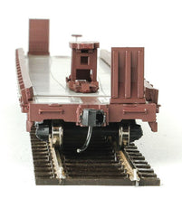 Load image into Gallery viewer, HO Scale WalthersMainline 53&#39; GSC Piggyback Service Flatcar - Ready to Run Conrail #715540
