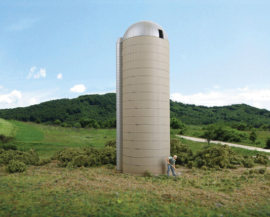HO Scale Walthers Cornerstone Concrete Style-Silo