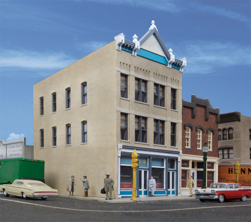 HO Scale Walthers Cornerstone Magnolia Hotel