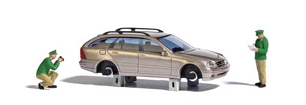 HO Scale Busch Gmbh & Co Kg Complete Miniature Scene Wheel Theft