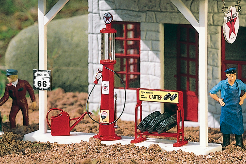 G Scale TEXACO GAS PUMP AND ACCESSORIES