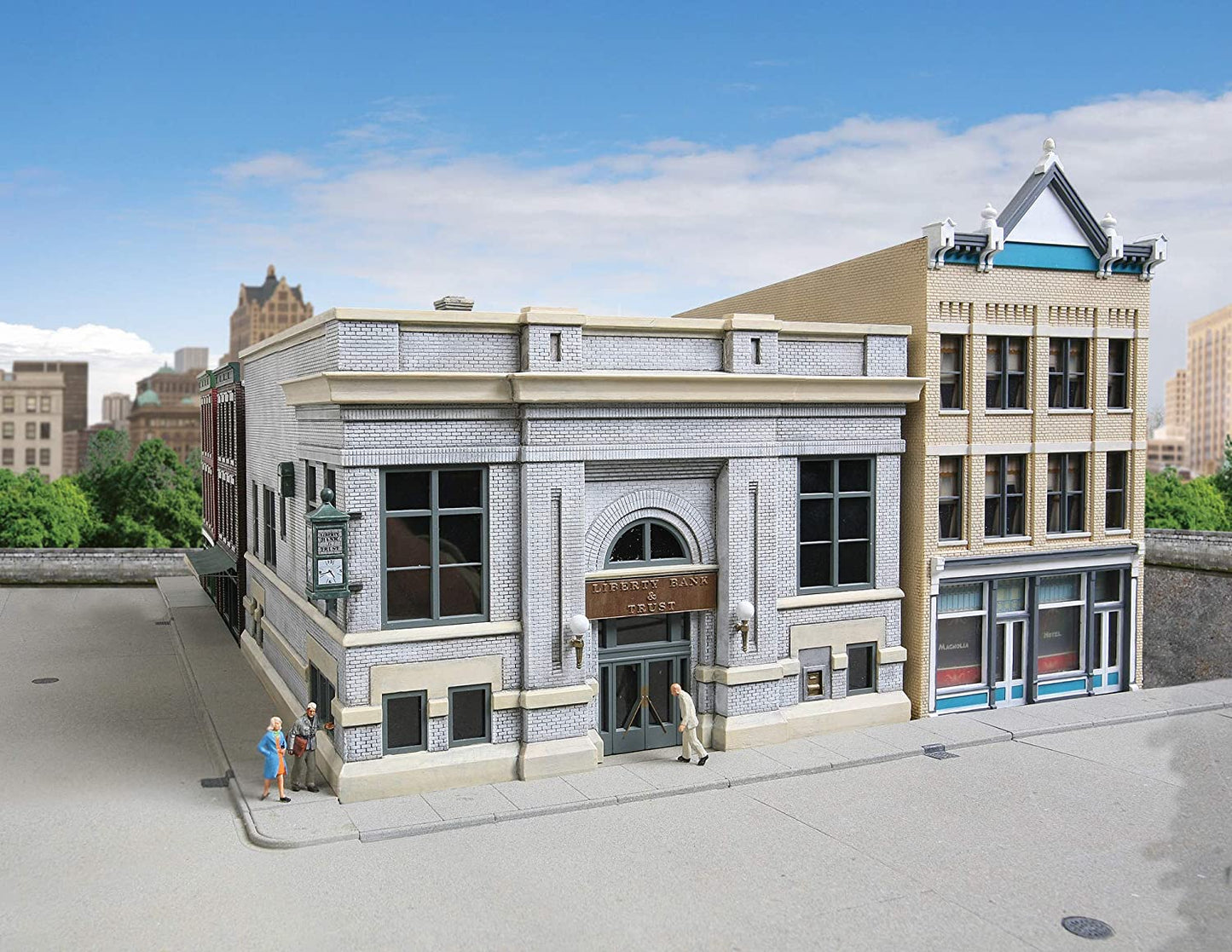 HO Scale Walthers Cornerstone Liberty Bank & Trust